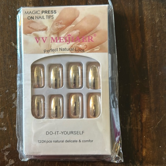 Metallic False Nails - Picture 1 of 1